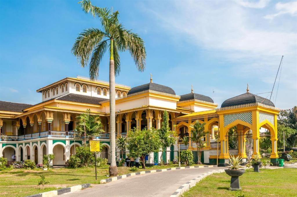 Отель Spot On 91977 Kost Ketapang Syariah Медан Экстерьер фото